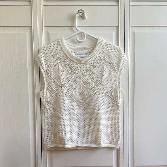 Evereve Cream Sleeveless Sweater - Picture 1 of 1